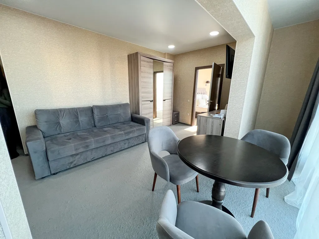 De Lux 3- комнатный с панорамным видом на море