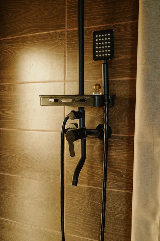 Уютный дом на берегу озера