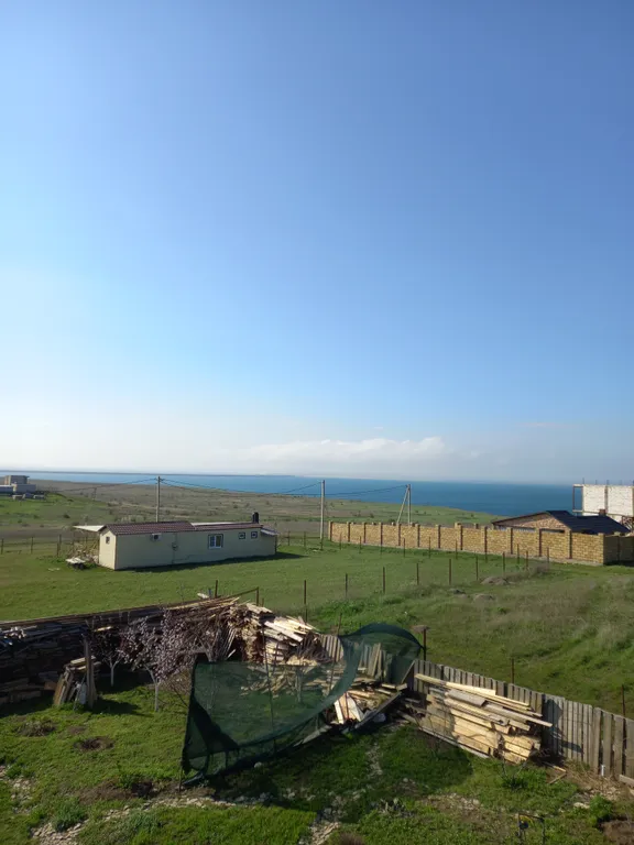 Уютная комната с видом на море