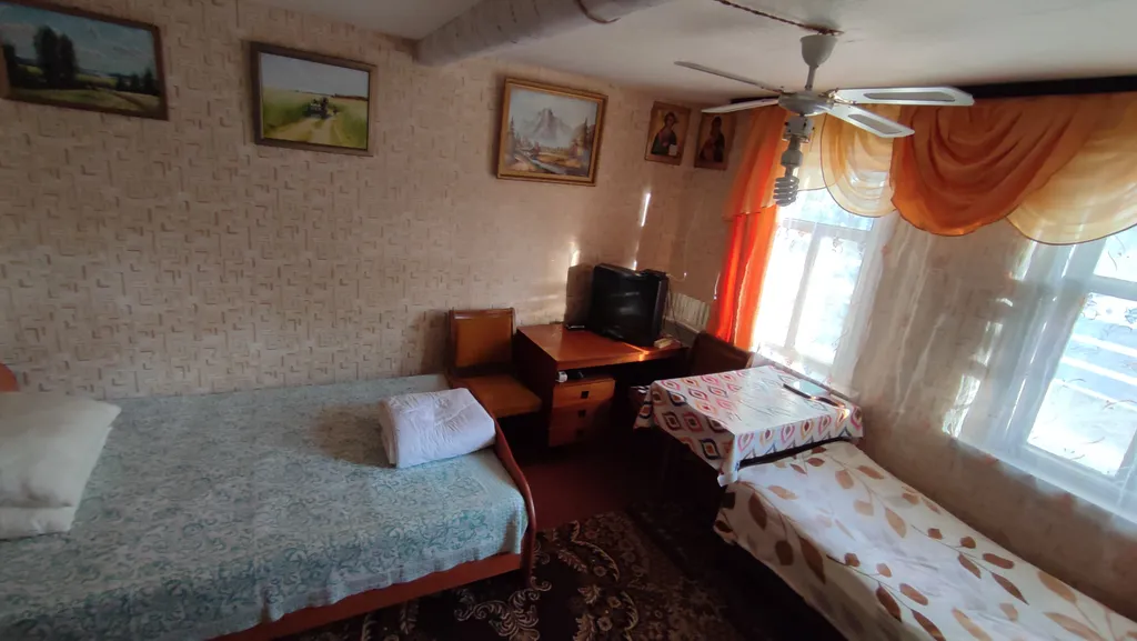 Домик у озера