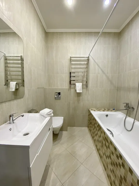 Евродвухкомнатный апартамент с балконом и видом на пик Аибга