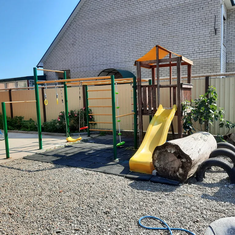 Коттедж Часть дома с отдельным входом с видом на горы — Геленджик