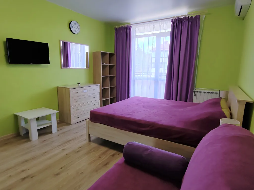 Уютная квартира с большой лоджией - террасой у открытого моря