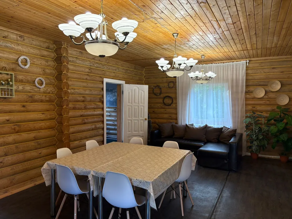 Уютный дом у озера