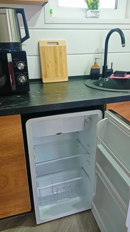 Стильный дом рядом с лесом