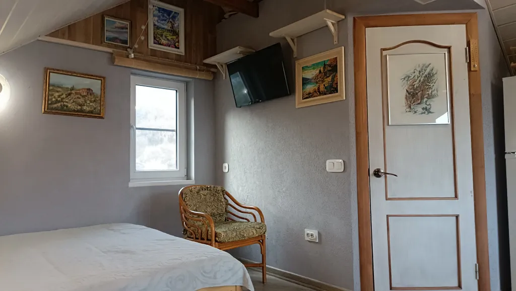 Уютный этаж в доме с видом на горы в 3 км от пляжа Дюрсо