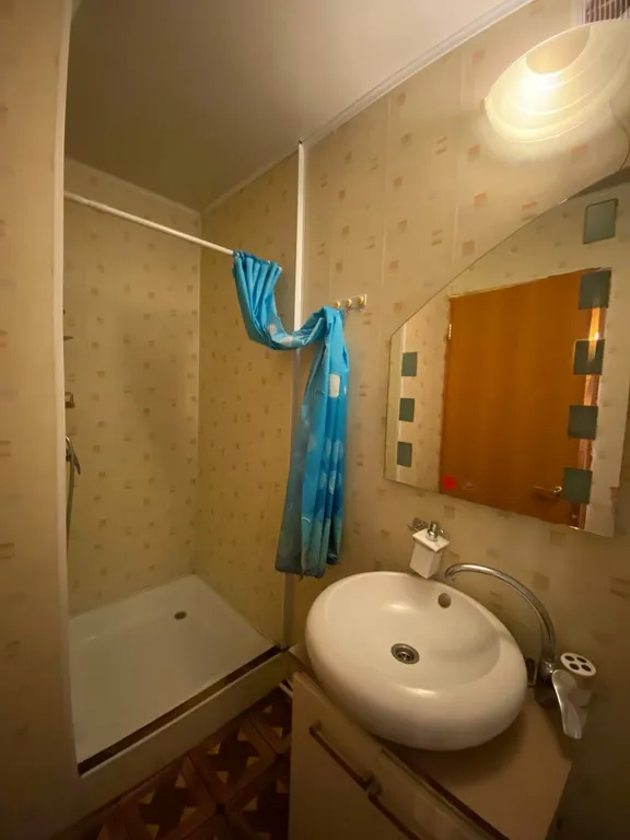 Двухэтажный домик в лесу