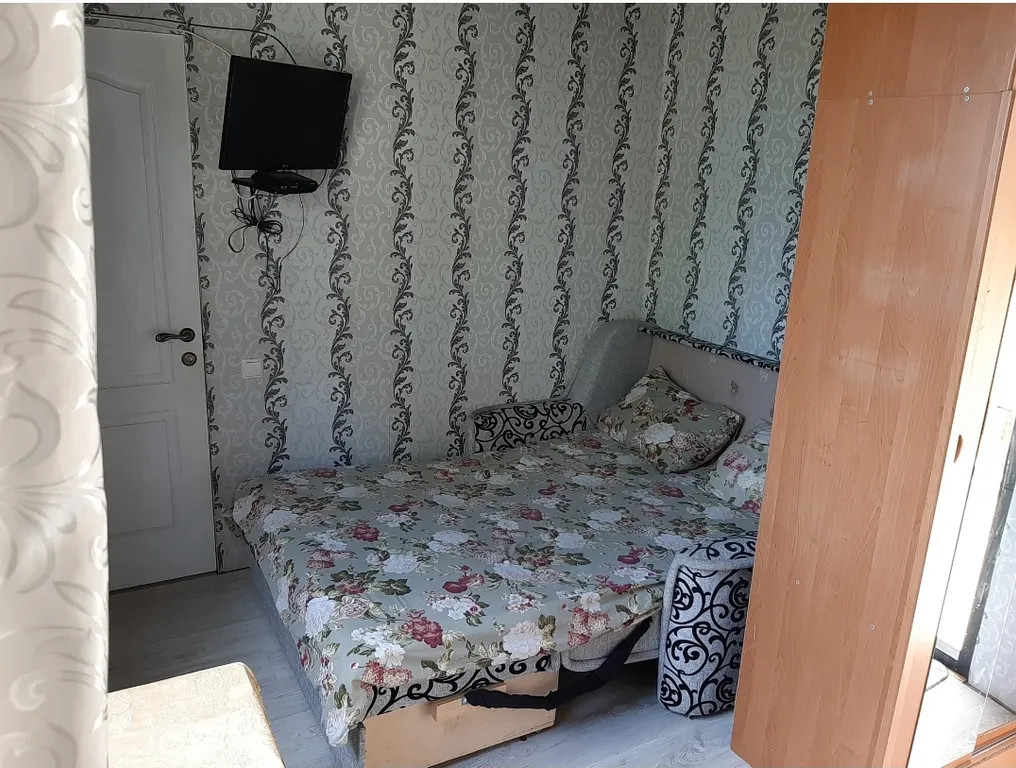 Коттедж Небольшой гостевой дом с двориком — Ялта