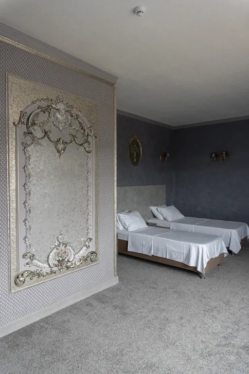 Гостиничный номер на троих