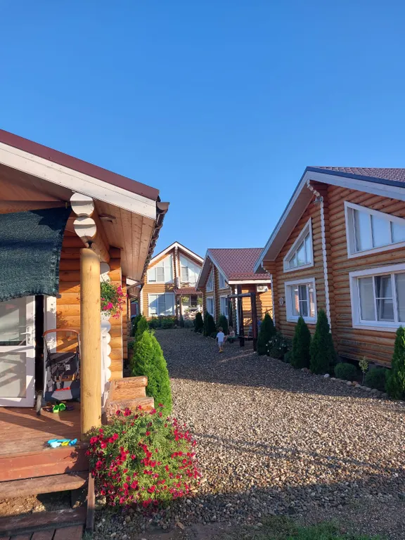 Коттедж Уютный Малый домик отдельный с террасой — Кучугуры