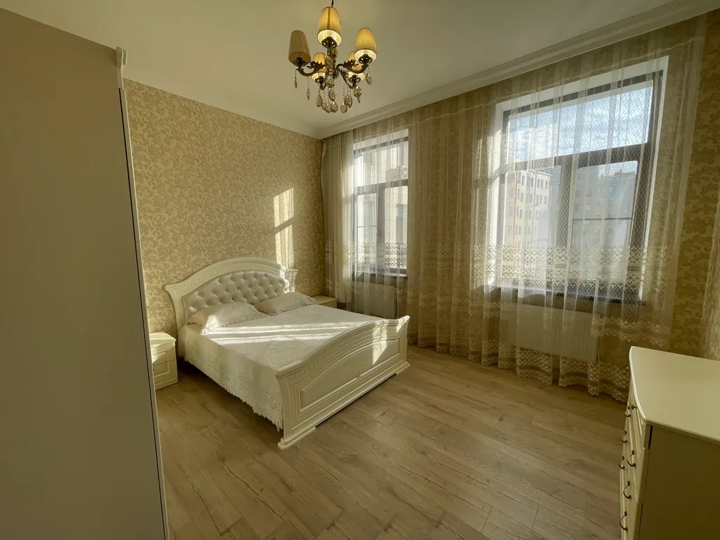 Апартаменты с двумя спальнями в элитном доме в центре рядом с парком