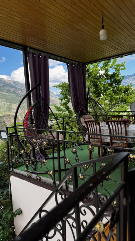 Дом с видом на горы