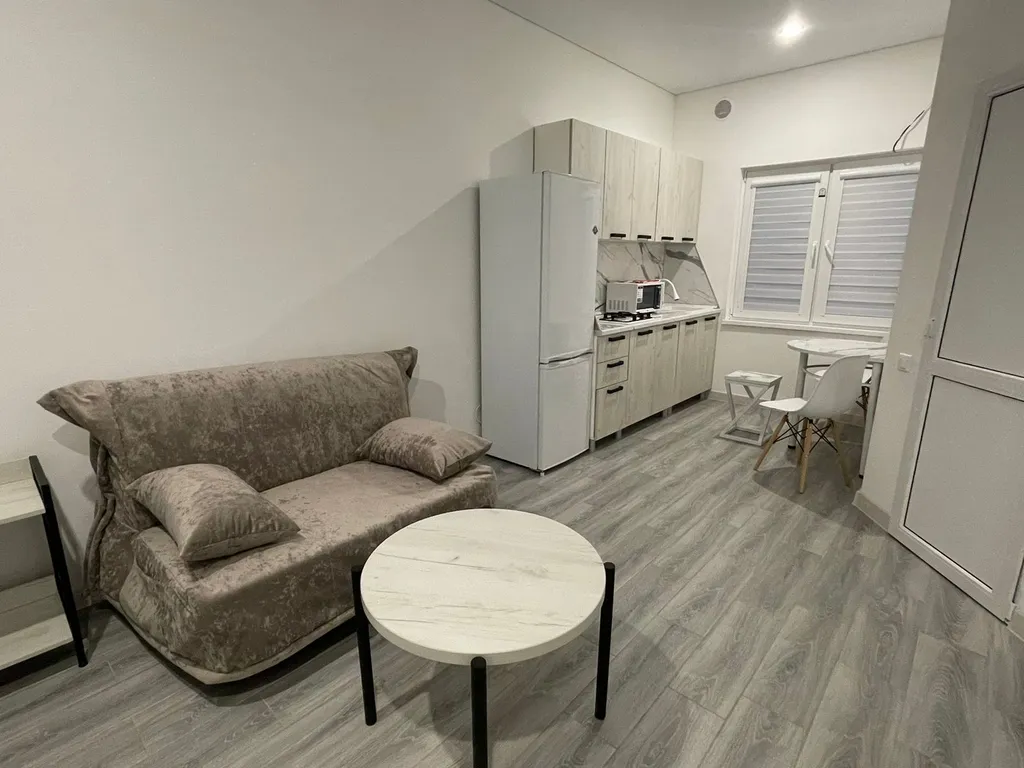 Студия в гостевом доме на 3 этаже с видом на море и горы