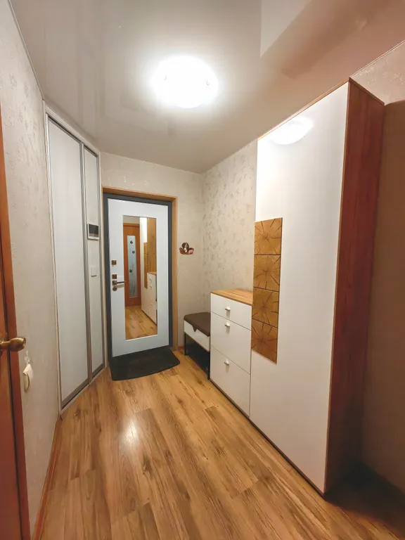 Уютная квартира в центре с кондиционером, отдельной кухней и балконом — аренда посуточно в Владивосток