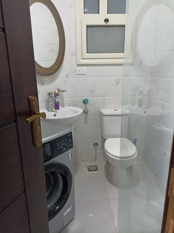 Уютная студия в терракотовом цвете на берегу моря, первая линия