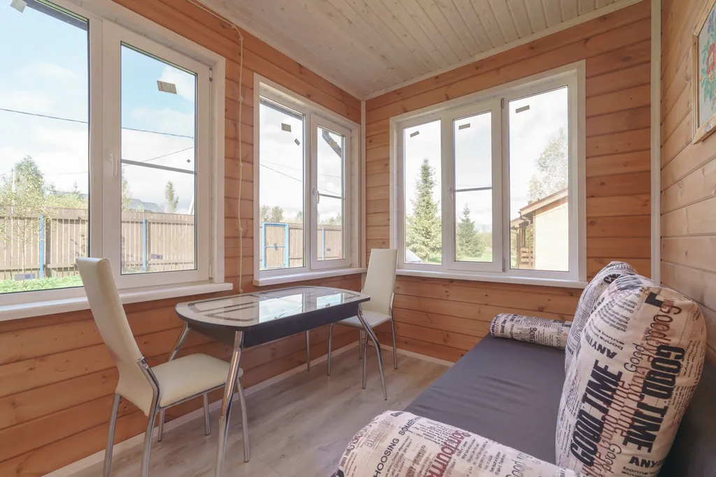 Новый коттедж для отдыха у реки с бассейном и баней