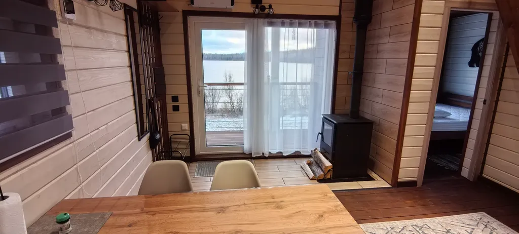 Дом на берегу озера в Карелии