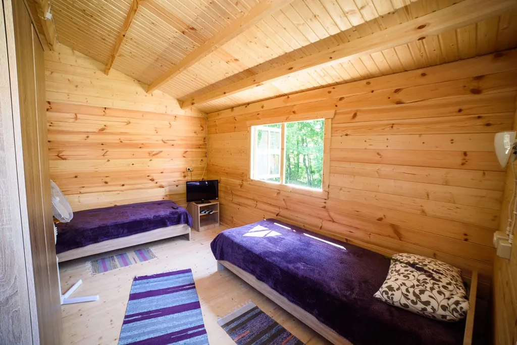 Коттедж рядом с бассейном на 4-8 человек