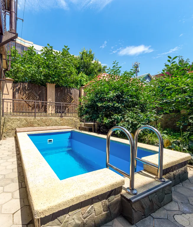 Дом с бассейном и русской баней