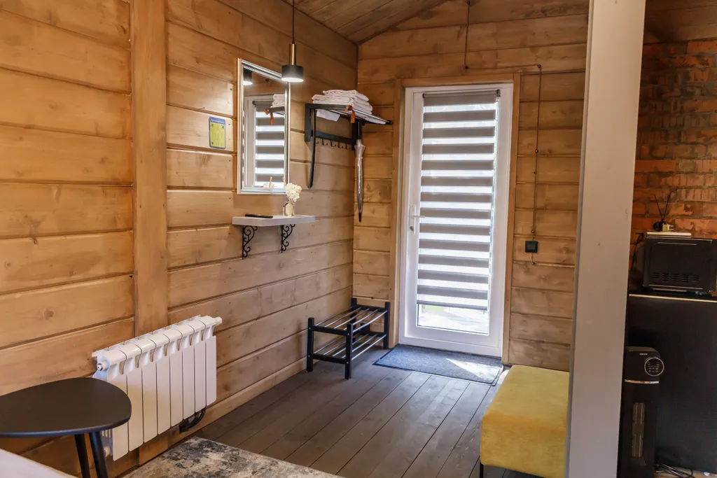 Уютный коттедж для двоих у реки в центре