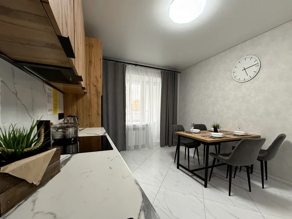 3-комнатная в центре (Риацентр, ТЦ "Восход", театр МузКомедии)