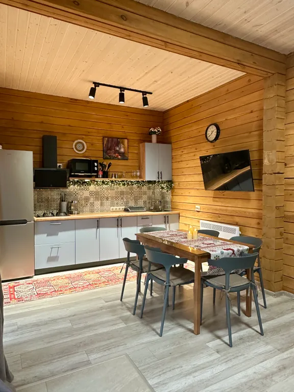 Новый круглогодичный коттедж из бруса на берегу Катуни