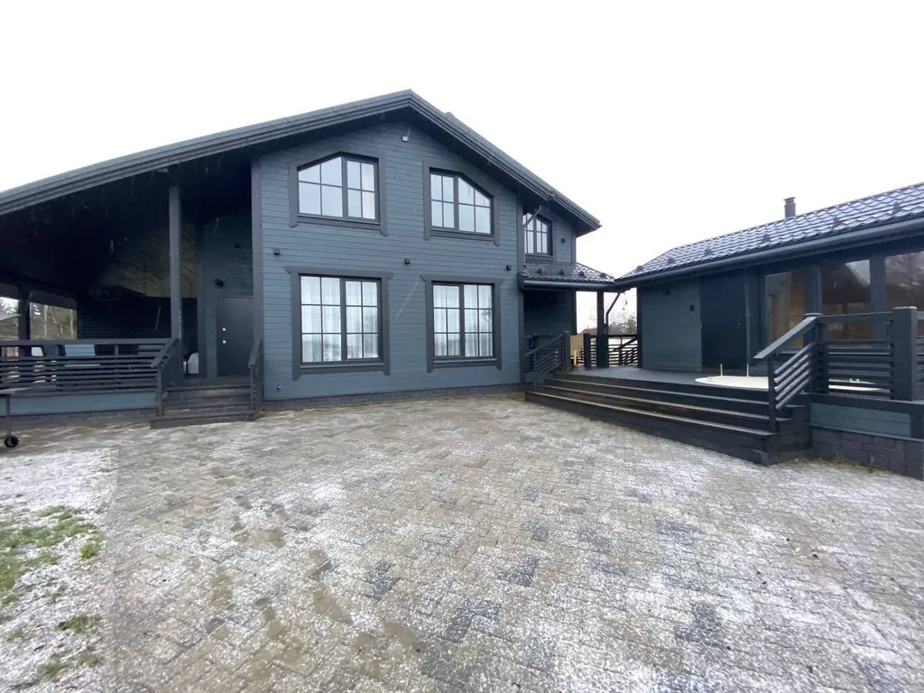 Коттедж Современный большой дом дуплекс с баней — Новоселье