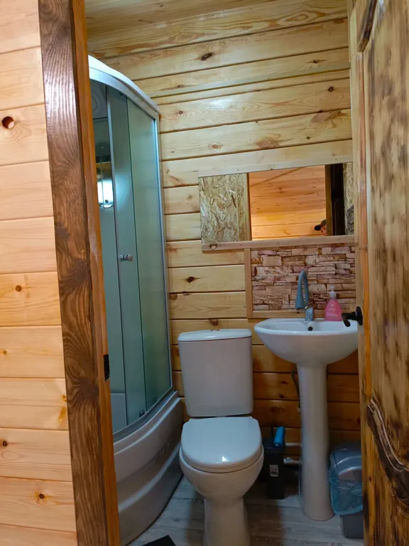 Удачный дворик с видом на горы