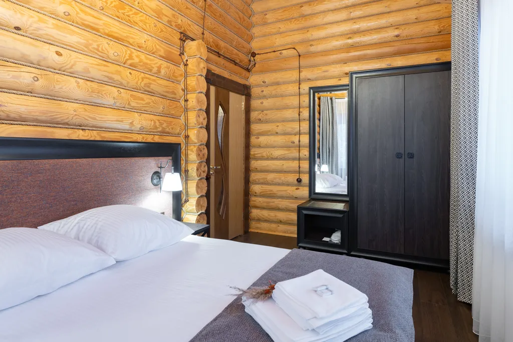 Бревенчатый коттедж вип 2, 4 спальни на берегу озера Селигер