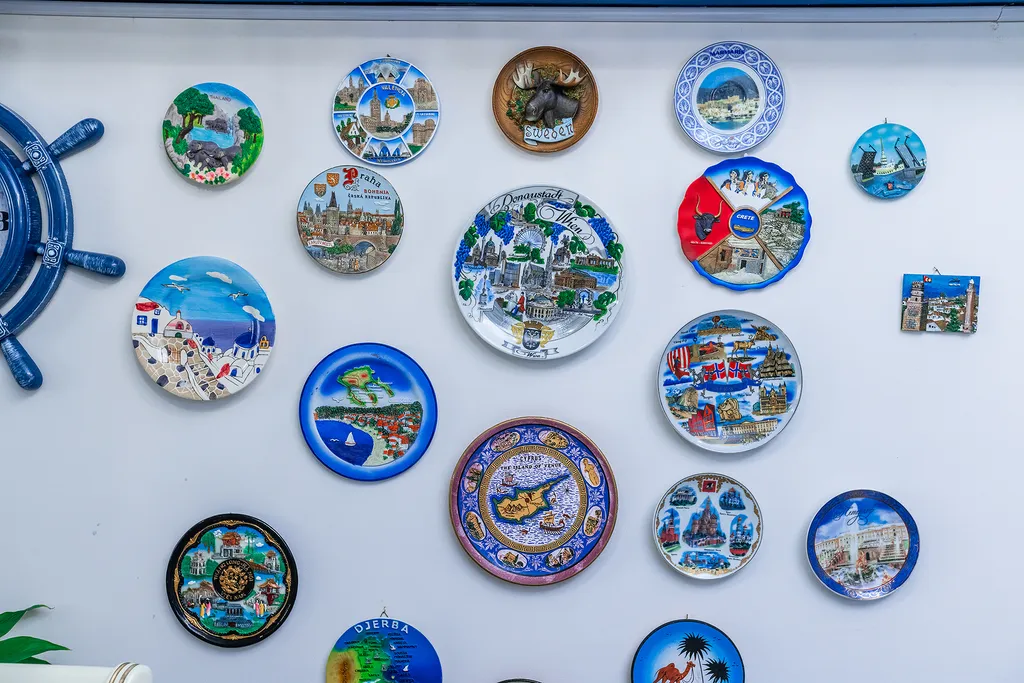 Большая евродвушка на берегу открытого моря