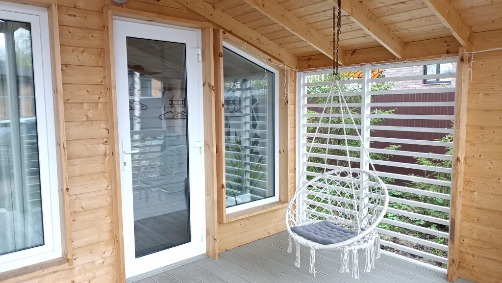 Уютный дом среди берёз и ёлочек