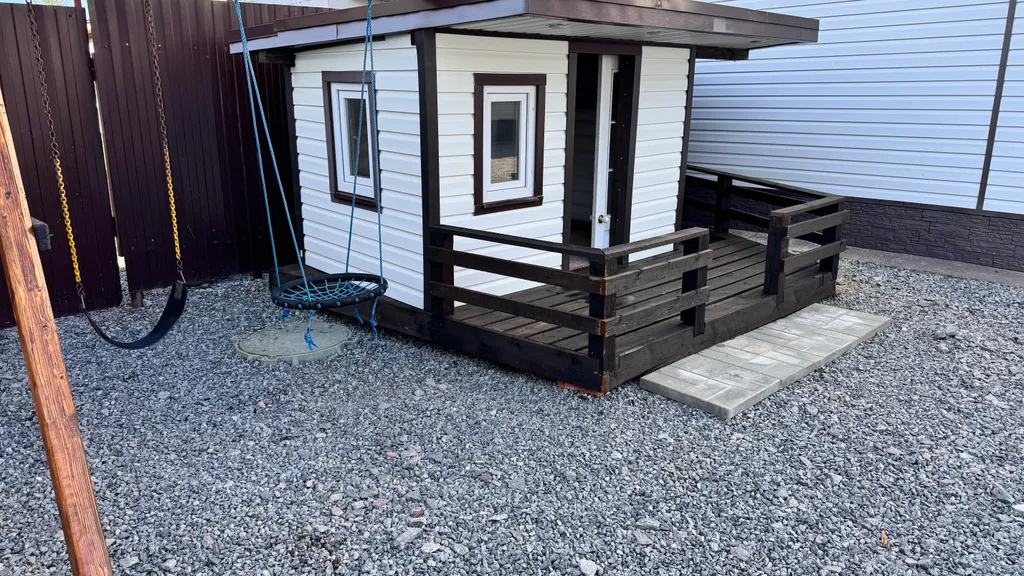 Коттедж с теплым бассейном под открытым небом. На 6 человек.