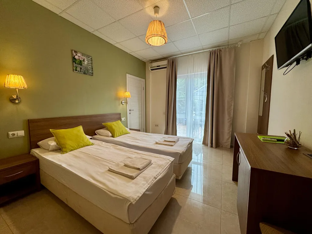 Квартира Квартира Двухкомнатный номер с кухней 1 этаж с отдельным входом — Геленджик