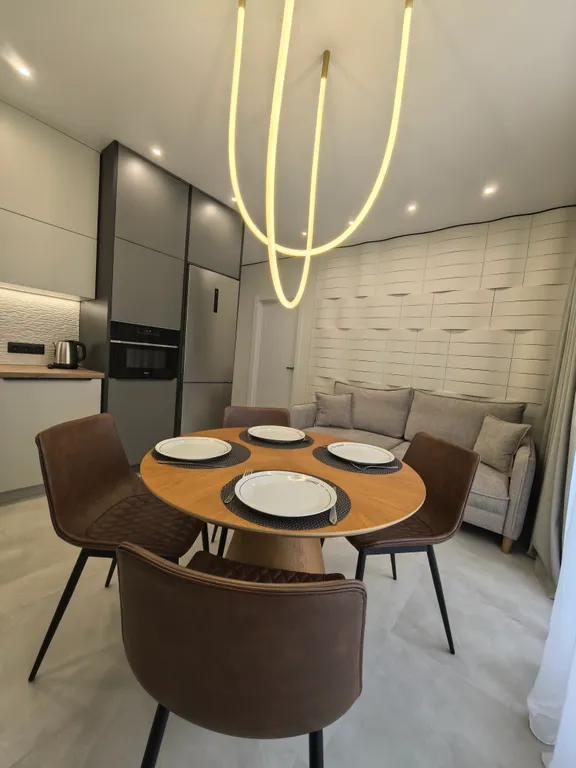 Выдающуюся квартира с дизайнерским ремонтом в центре города