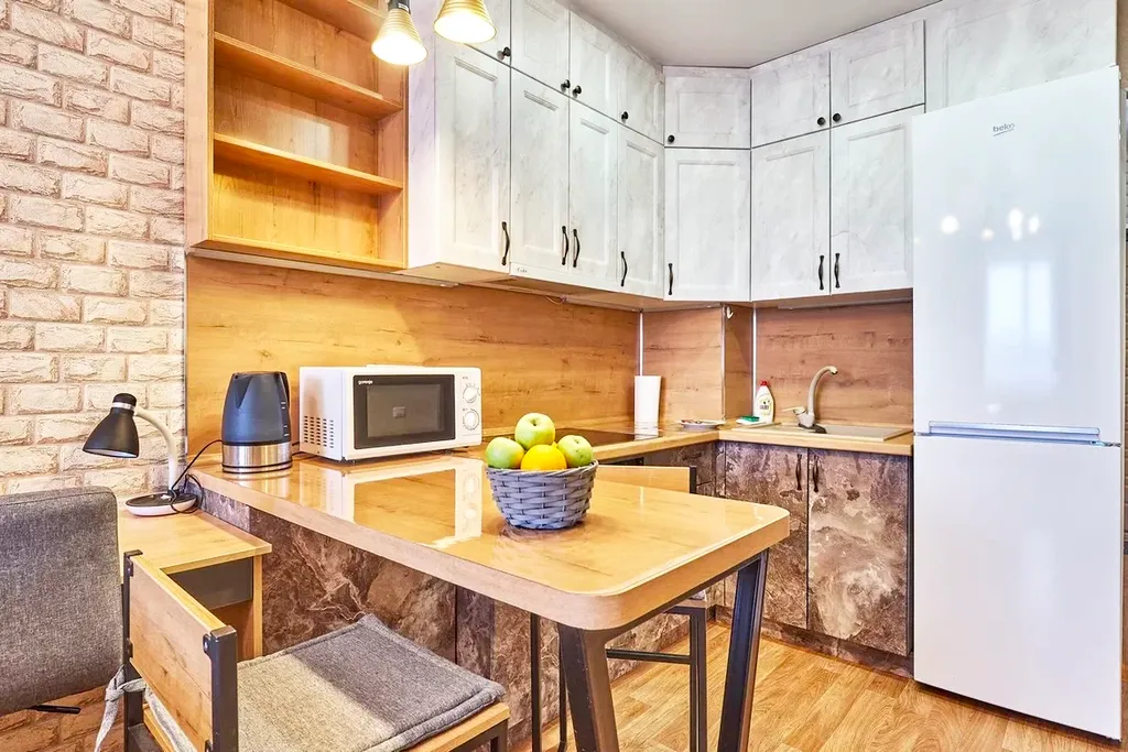 Стильная студия с красивым видом на город