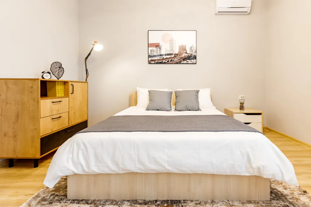 Апартаменты в центре города с красивым видом из окна