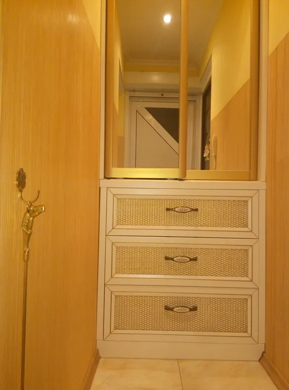 Двухместная комната с видом на горы и сквер