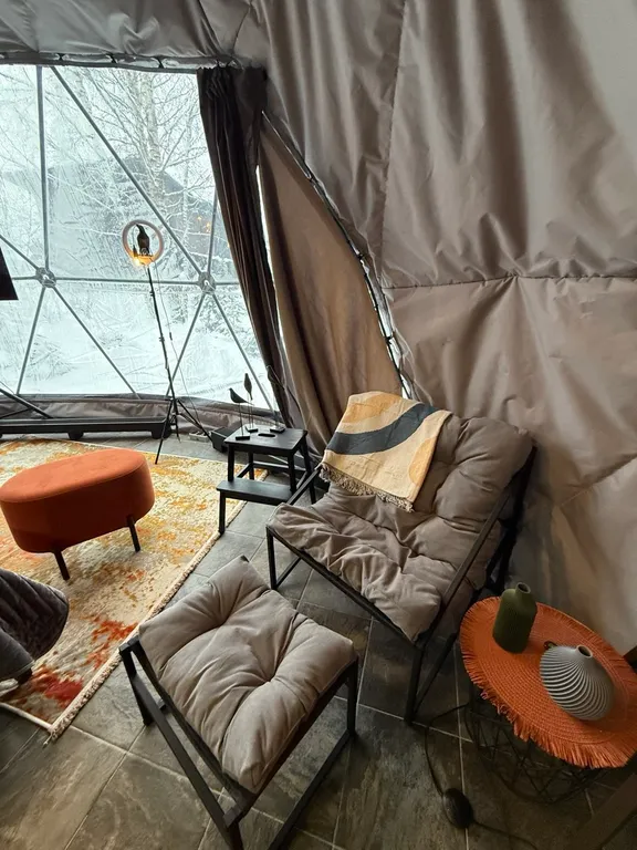 Новая сфера для глэмпинга Бёрд&Self vibe с дизайнерским интерьером