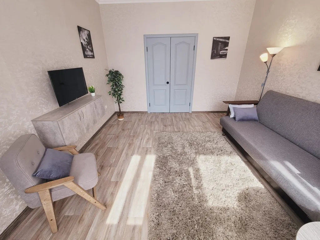 Просторная двухкомнатная квартира с балконом рядом с аквапарком