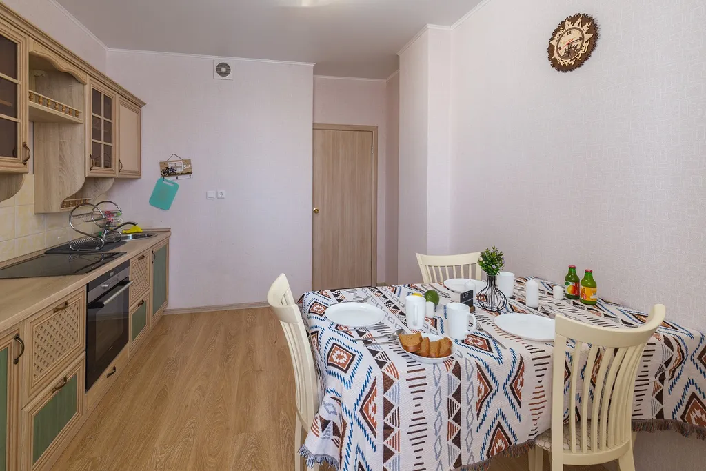 Однокомнатная квартира на Республике, 67