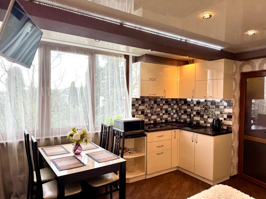 Студия с видом на море