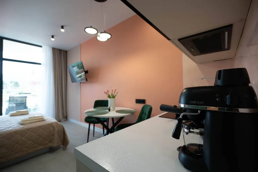 Апартаменты с видом на море и горы в доме бизнес класса