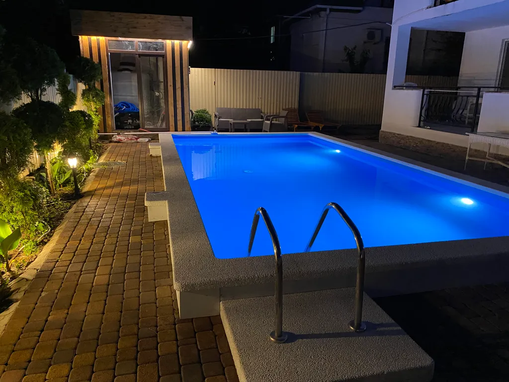 К вашему вниманию классные современные апартаменты с бассейном в доли