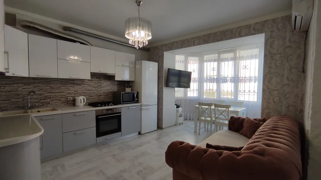 Квартира в центре рядом с цветником, 2 спальни и кухня гостиная