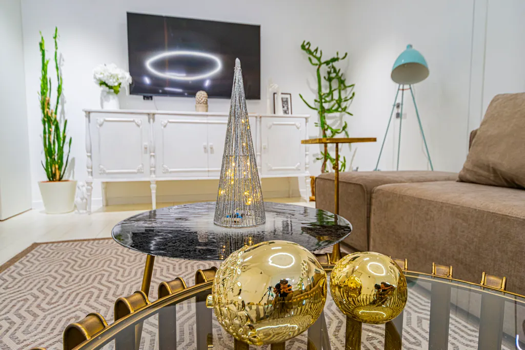 Квартира Белоснежные апартаменты в центре на набережной Невы — Санкт-Петербург