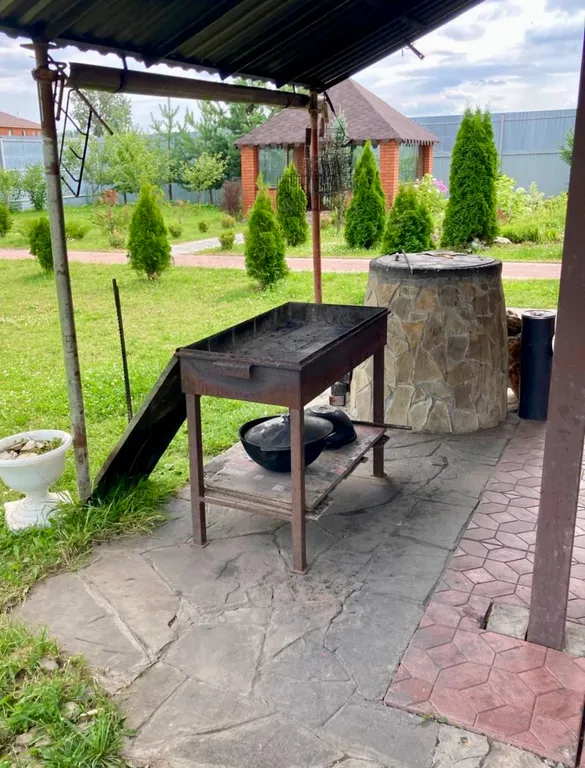 Уютный дом с большой территорией