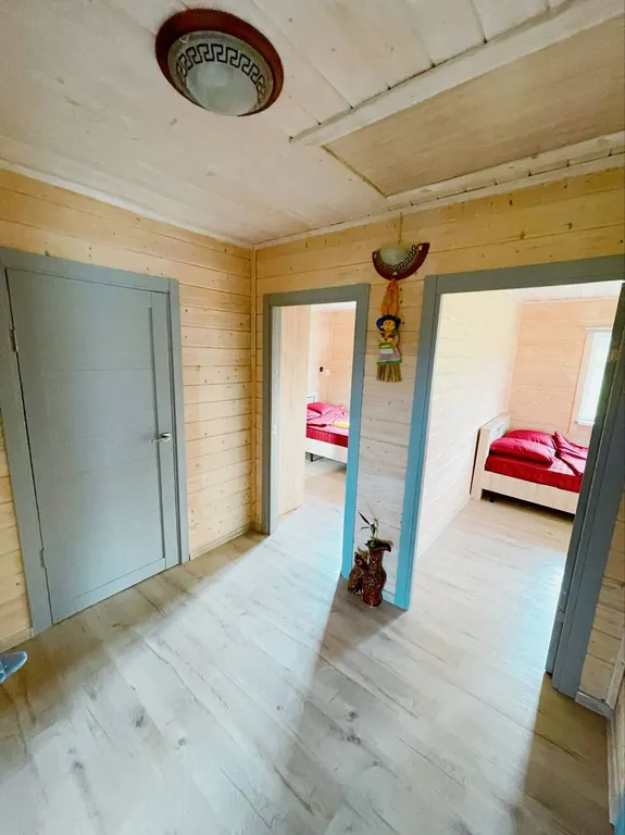 Домик с видом на лес