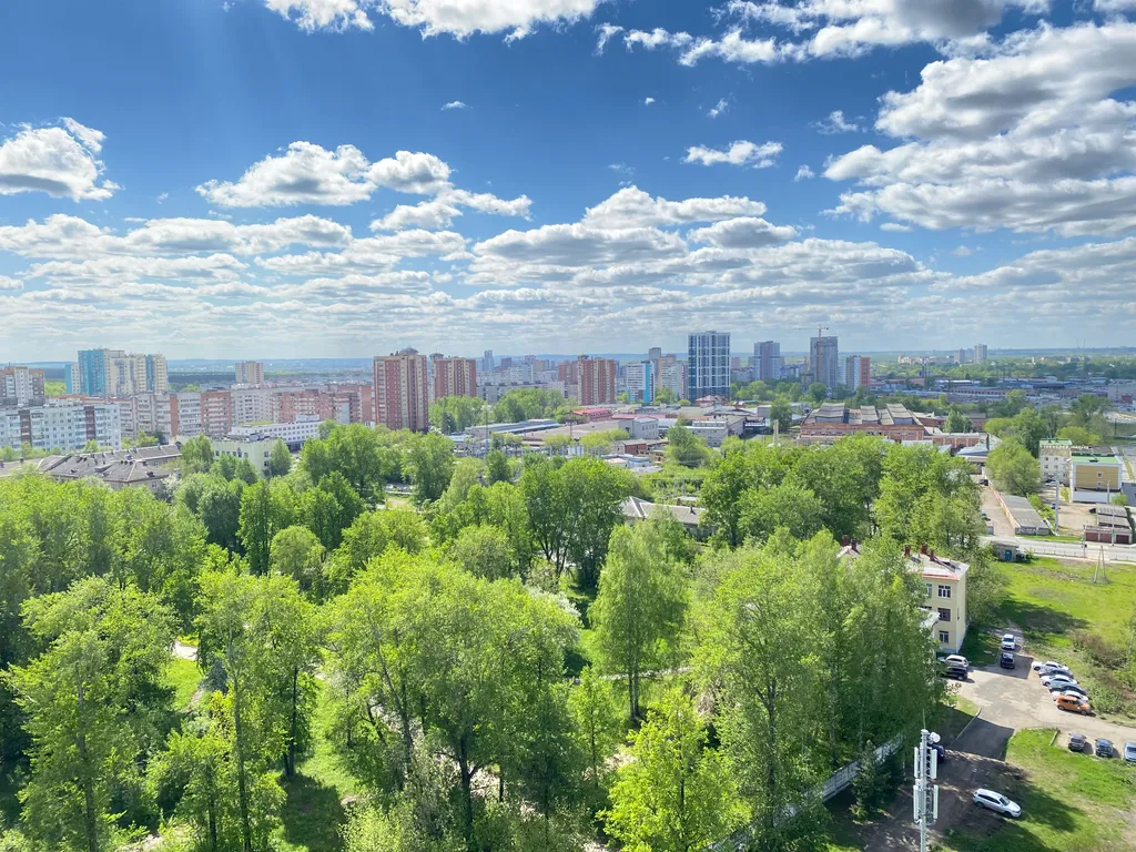 Евро-двухкомнатная с шикарным видом на реку Кама и город