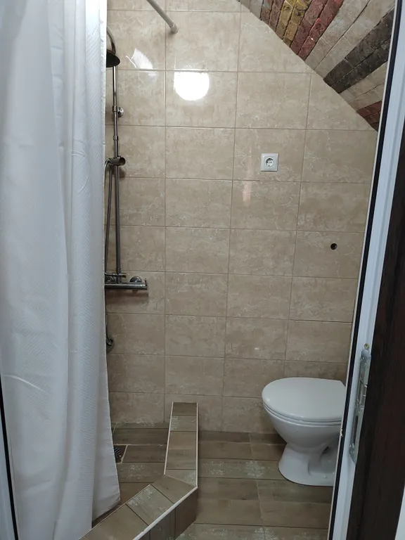 Новый трёхэтажный коттедж в центре