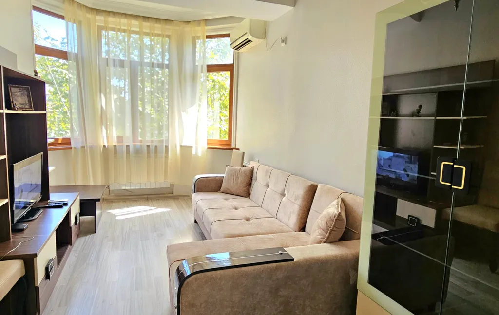 Комфортная двухкомнатная квартира рядом старом городом